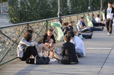Informal dining on the Pont des Arts, Paris