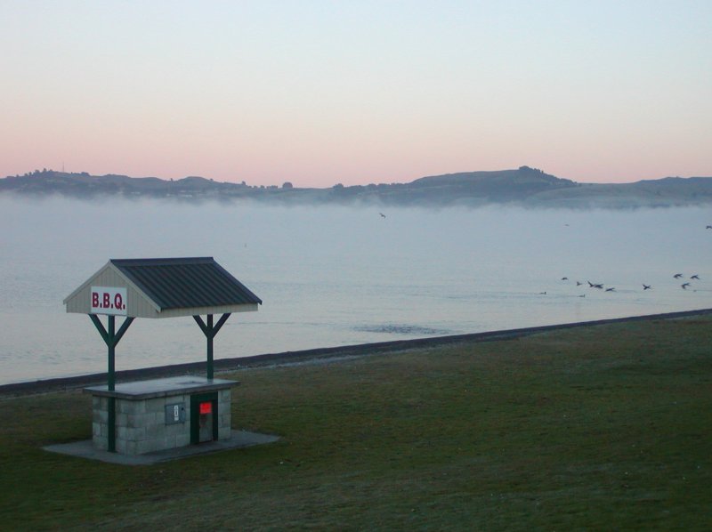 P7260005.JPG - Lake Taupo the next morning