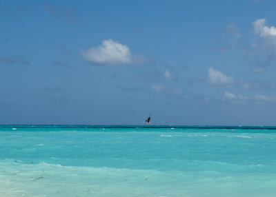 Petit saut de Maria devant le Sandals