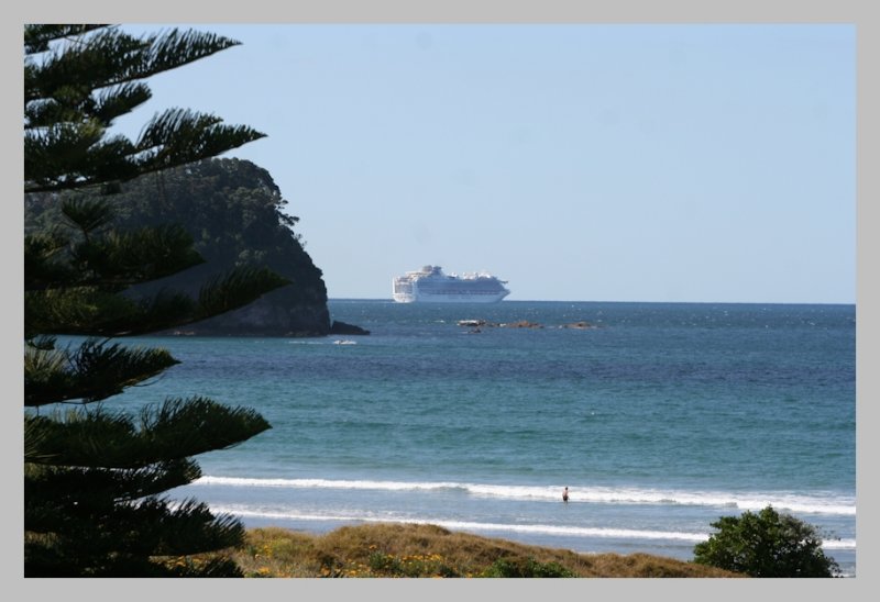 Cruise ship headed out from Tauranga