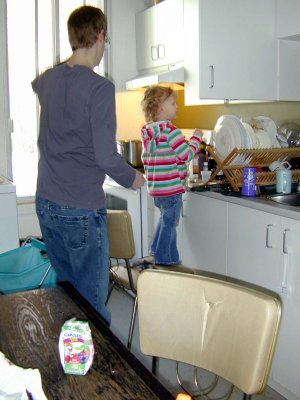 07 Keith and Violet doing dishes.jpg