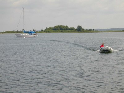 08 Pete in dingy, Potter Cove 01.jpg