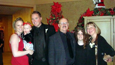 Lori and family at xmas.jpg
