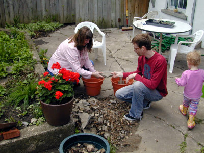 04 rock detail - Tory, Keith, Violet.JPG