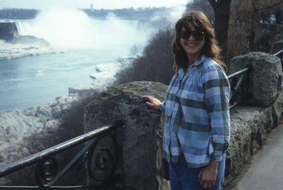 02 Tory and Horseshoe Falls.jpg