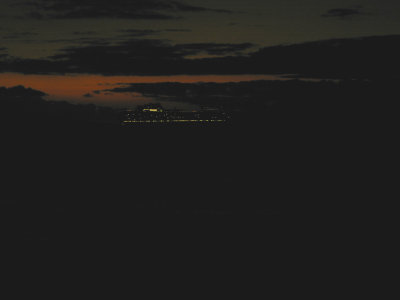 05 Ship passing in the night 01.JPG
