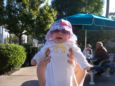 04 Bailey_in_hat_and_shades[1].jpg