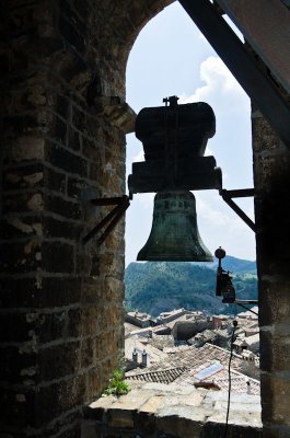 Campana torre de Aínsa