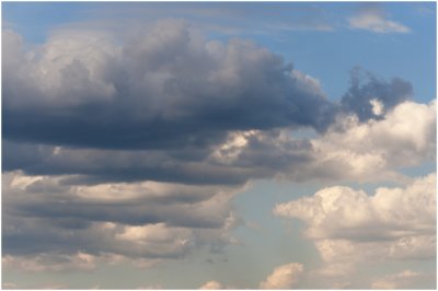 mooie wolkenlucht boven de Kunderberg