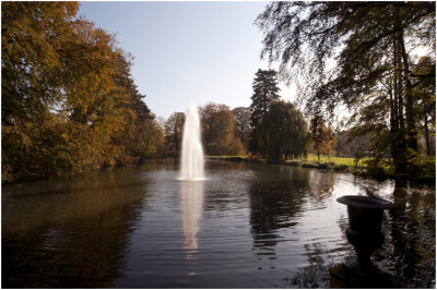 kasteel Vaeshartelt - parkvijver met fontein