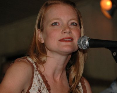 Kelly Willis at Gruene Hall 7-21-2006