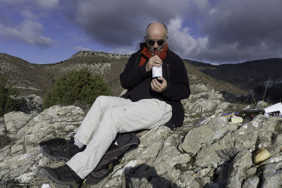 Serre les verres au lieu de faire le con, bordel