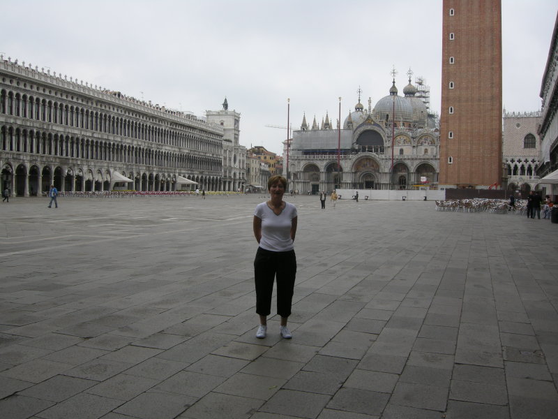 DSCN1569.JPG   Early morning in St Marks Square