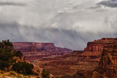_DSC6432 Rainbow above White Rim Rd, Canyon Lands NP1, reduced.jpg