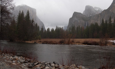 _DSC8849-8851, Lkg east to El Capitan & the 3 Brother, 2000 x 1200, reduced.jpg