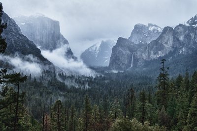 _DSC8866-8869, YV Tunnel View, approaching mist.jpg