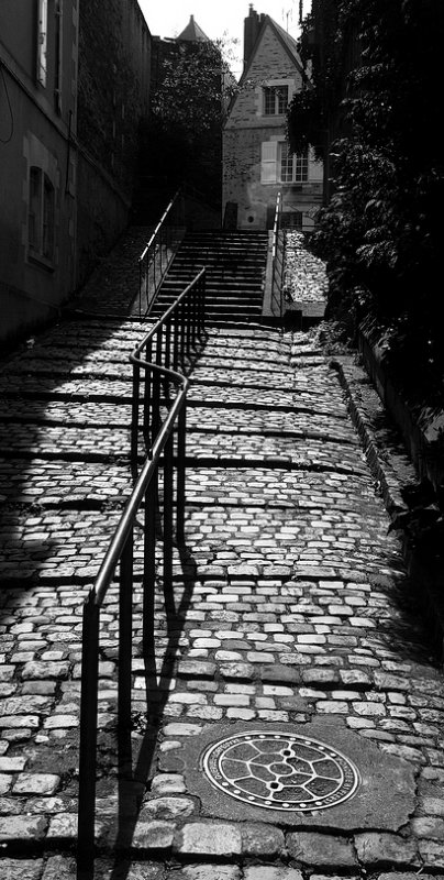 Walkway to Monte Saint-Maurice