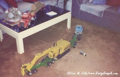 1/16 Scale Plastic- Trucks and Loader