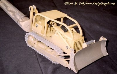 1/25 Scale Plastic AMT Cat D8H Build