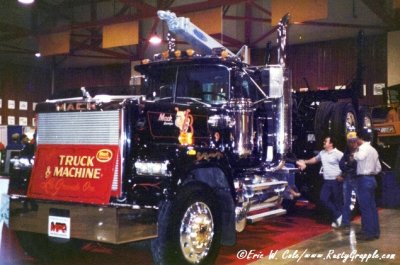 88' Mack SuperLiner Eugene Log Show