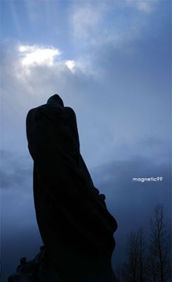 mag99-fludir-statue.jpg