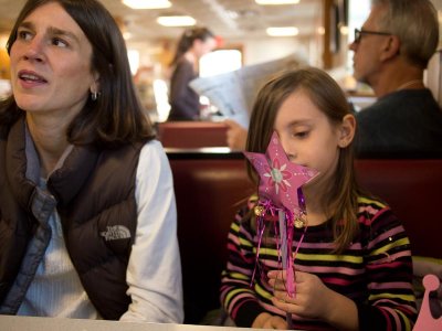Feb. 22: We meet Marta & Lorelei in Portland where....