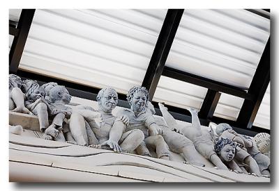 ...incorporates this sculpture above....