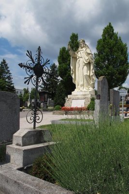 Cemetery in Vienna80.jpg