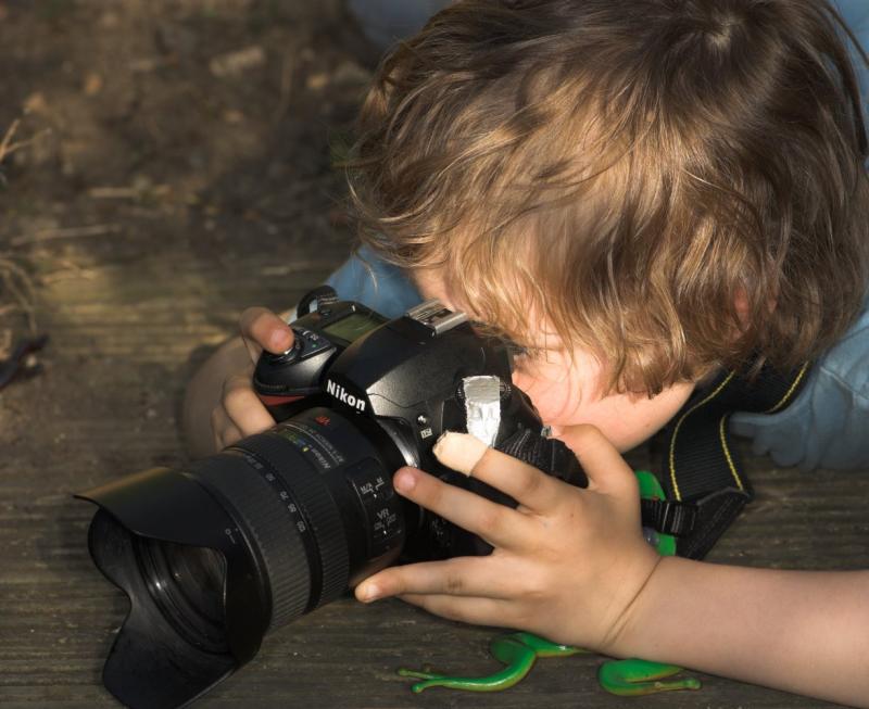 Oliver with Camera _DSC1814 sRGB-01.jpg