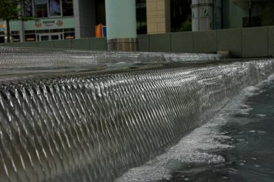 Frankfurt Welle Waterfall _DSC0885 sRGB-01.jpg