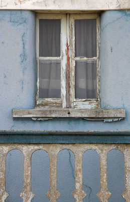 Lone window
