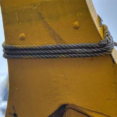 The rope and the yellow boat