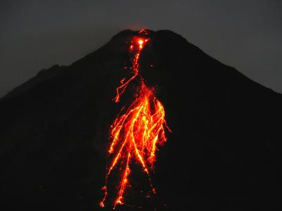 Arenal volcano at night