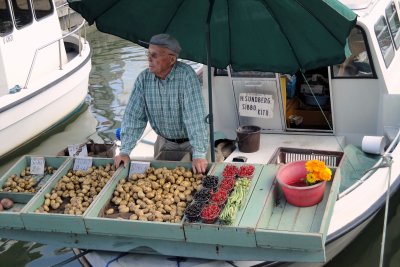 Produce on sale at the harbor