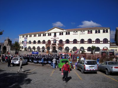 Cusco-Arco de Santa Clara-private school