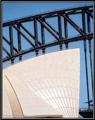 Opera-House-with-Bridge-Cli.jpg