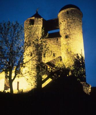 t16s064_Castle, Wetzler, Germany, May 1985.jpg