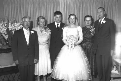 B&Ewed_08_allFolks.jpg