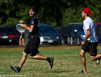 2012nb-29-glum-gt-23-7748.jpg