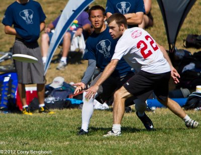 2012nb-29-glum-gt-24-7751.jpg