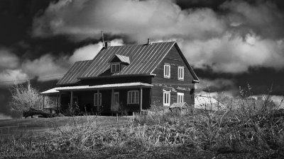 Maison sur la colline_House on the hill