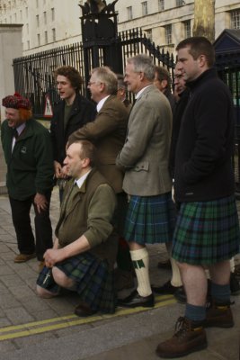 highlanders posing