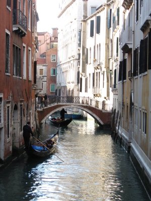 Venice - bridges & canals 01.JPG