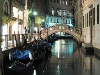 Venice - bridges & canals 09.JPG