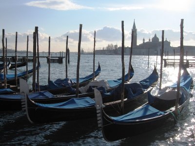 Venice - gondolas 02.JPG