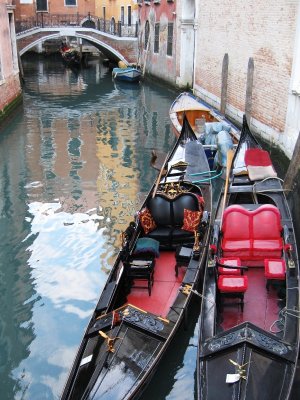 Venice - gondolas 04.JPG