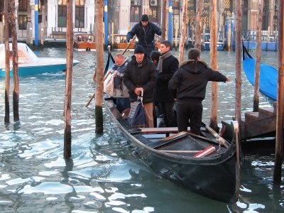 Venice - gondolas 09.JPG