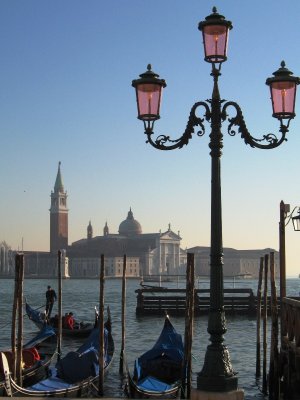 Venice - gondolas 11.JPG