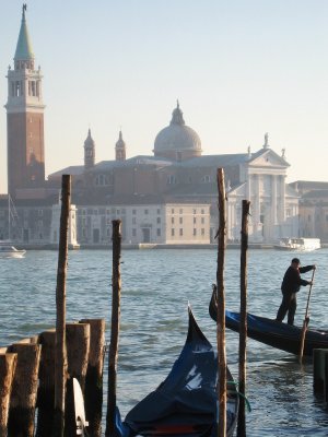 Venice - gondolas 14.JPG