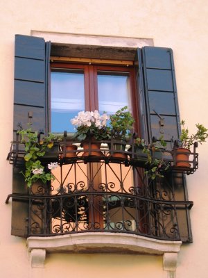 Venice - windows & doors 08.JPG
